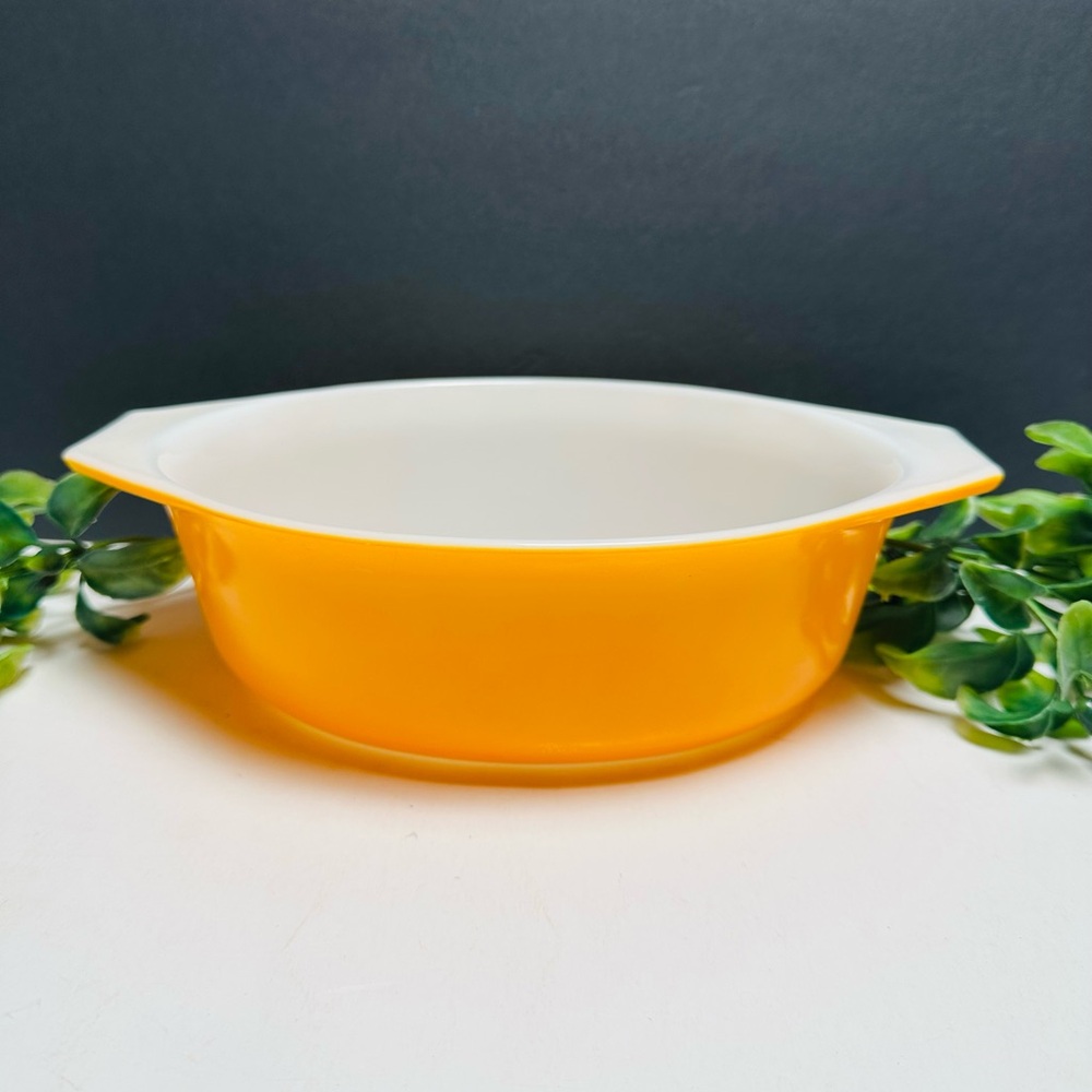 Vintage Pyrex Oval Orange 1.5 Qt Casserole Dish #043 Ovenware USA